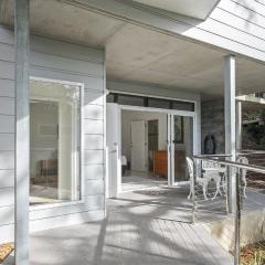 Beautiful Views, Secluded Beaches and Stunning Bush Walks All At Your Doorstep