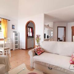 Sunny Seaside Escape Cozy 1-Bed Holiday Let in Playa Honda near to the sea