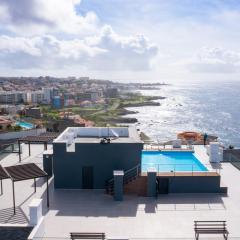 Lux 3-BR: Panoramic Sea View & Rooftop Pool