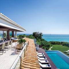 Outstanding Algarve Villa - 8 Bedrooms - Villa Agua Grande Deluxe - Amazing Sea and Beach Views - Jacuzzi and Gym - Albufeira