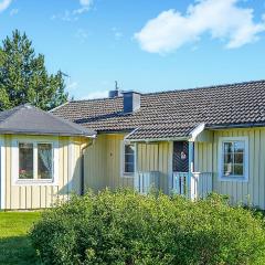 2 Bedroom Stunning Home In Borgholm