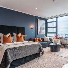 Stylish 31st Floor Studio with Epic City Views