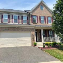 Classic 6Bed,3.5Bath at the heart of Lanham next door to DC. Maryland