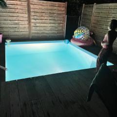 VILLA CREOLE AVEC PISCINE A 100M DE LA PLAGE DES CARAIBES
