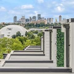 Rooftop Skyline Views DT Nash Sleeps 12