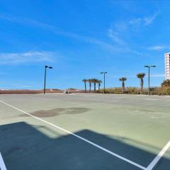 Beachfront Condo w/ View & Pool, Sleeps 8