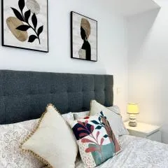 Amazing Seaside Studio by EaW Homes