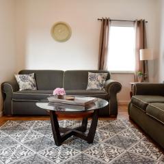 Cozy & Family Friendly Pittsburgh Home Sleeps 6