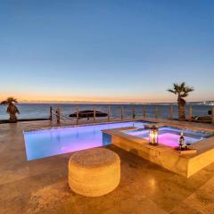 Stunning Luxury Ocean-Front Casa with Pool & Spa