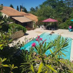 Les lauriers : piscine chauffée et climatisation