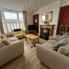 Spacious first floor family flat, Sea view