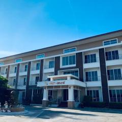 Niwtara Place Lom Sak Hotel