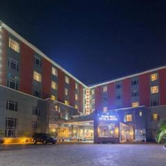 Grand Pela Hotel And Suites