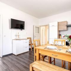 Alpen-Hostel Apartment Mittelstation Süd mit Motorradvermietung
