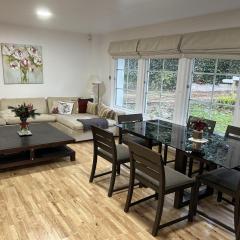 3 Bed House - Sleeps 5 - Sauna - Garden - Gym