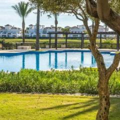 Golf Resort - Apartment - Sleeps4 - Pool - Parking