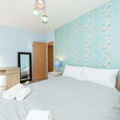 Free Parking 2Bed Flat Weekly/Monthly Stay Saving