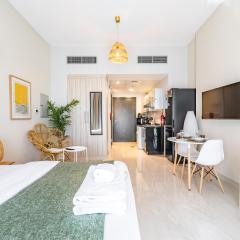 Charming Studio Escape With Unobstructed City View