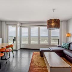 Apartment on Zeedijk with Sea View