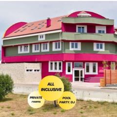 Hostel Zrće All Inclusive- ALL YOU CAN DRINK AND EAT!
