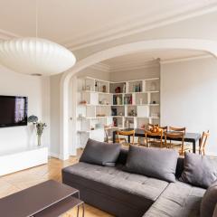 Bright apartment in the heart of Paris - Welkeys