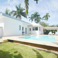 Villa avec piscine en résidence