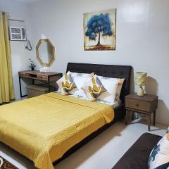 DELUXE ROOM Queen Bed & Sofa Bed with Balcony and Swimming Pool at PPS