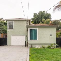 Guests house Queen Bed with private entrance