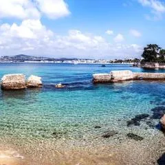 JUAN LES PINS, T2 Cosy et confortable, avec PARKING en sous-sol, proche plages et commerces