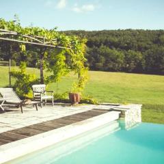 MAISON 8 à 10p, piscine, parc, campagne sans voisin en Drôme provençale