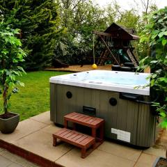 Deluxe 1 Bed Flat Hot Tub Sky Tv