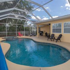 Sunny Days! Private pool home with spa, workspace, and high speed WiFi!