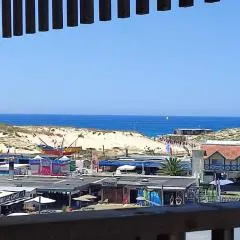 Bel appartement climatisé refait à neuf 100 m de l'océan et toutes commodités 3 e étage sans ascenseur