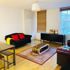 Modern 2 Bed, 2 Bath Flat in Central London Zone 1