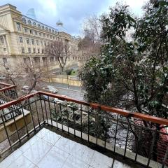 Boulevard, Old City Apartment