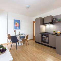 Sunny 3BD apartment in Poblenou next to the beach