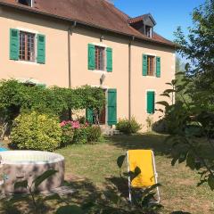 Amazing Home In Chemilly