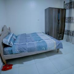 Urban 2BR Apt 2.3km from A/P