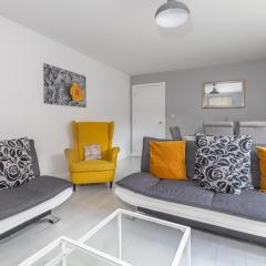 OPP B'ham - Perfect for Contractors and Travellers, gated parking! BIG SAVINGS booking 7 nights or more!