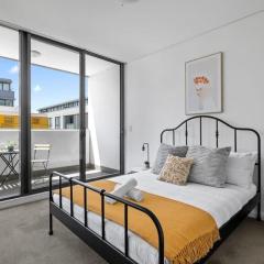 NEW 3BR Apt in Kingsgrove Sleeps 7