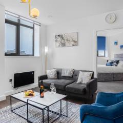 Priority Suite - Modern 2 Bedroom Apartment in Birmingham City Centre - Perfect for Family, Business and Leisure Stays by Estate Experts