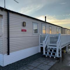 3 bed Stunning caravan situated nr Whitstable