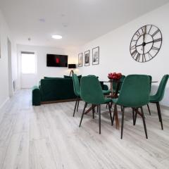New Cardiff Bloc Exclusive Apartments By Prime Stays - Shops and Parking - Great for Groups and Families