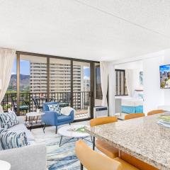 Diamond Head View Condo, Steps to Beach & Free Parking!