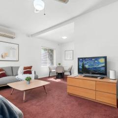 In Between City Sea & Airport - 2BR Vacation Home