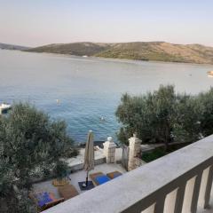 Beachfront apartments Dida - Seget Vranjica