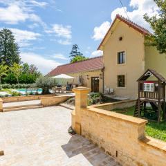 Guardian house of Château Monteil with heated pool and jacuzzi