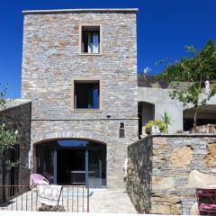 Jolie maison avec piscine près d'un village typique