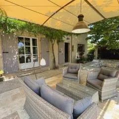 Comfortable house with large garden and jacuzzi