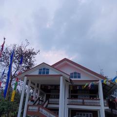 Tsering's Homestay Oyan